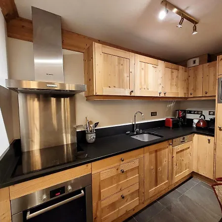 Apartment Spacieux 4 Pieces, 3 Ch., Parking Et Wifi, Centre Des Gets - Fr-1-598-126 *